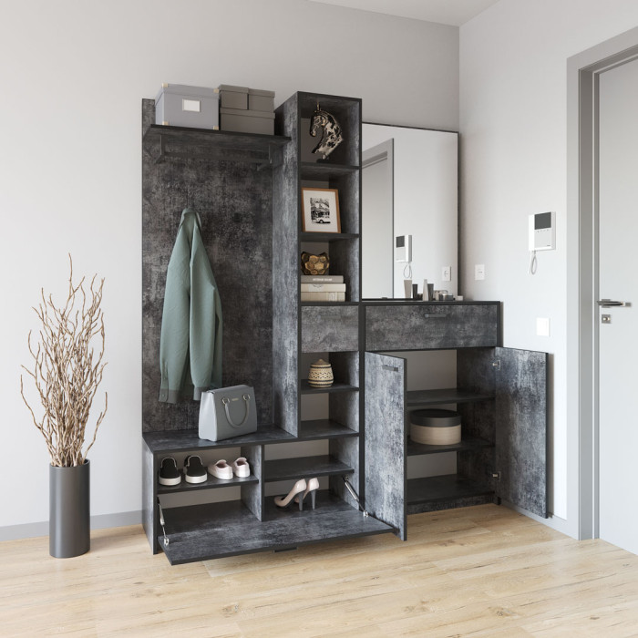 Прихожая со штангой для одежды и крючками