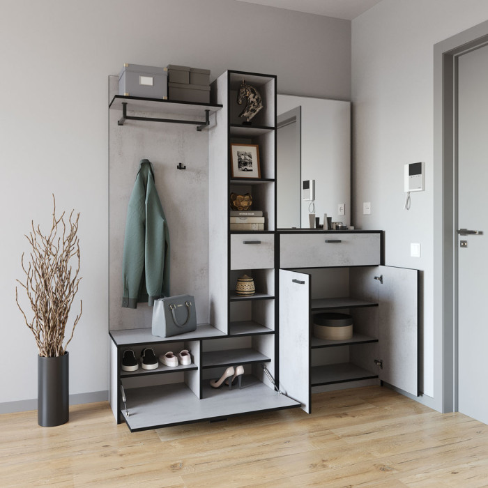 Прихожая со штангой для одежды и крючками