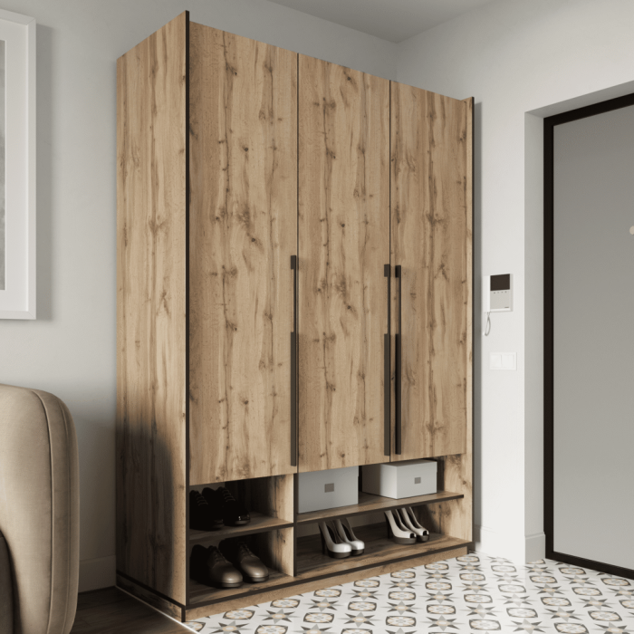 Шафа розпашна з полицями на 3 дверки