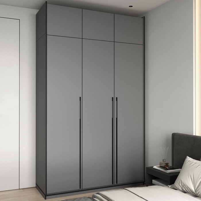 Шафа розпашна на 3 дверки з полицями