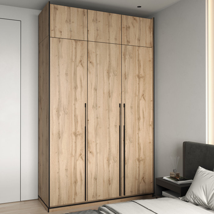 Шафа розпашна на 3 дверки з полицями