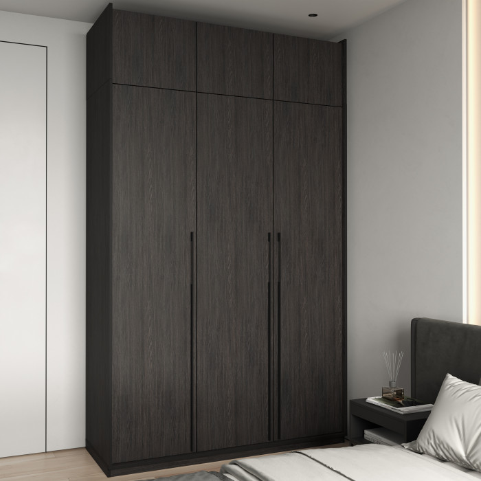 Шафа розпашна на 3 дверки з полицями