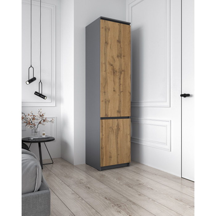 Шафа-пенал для одягу закритий з полицями