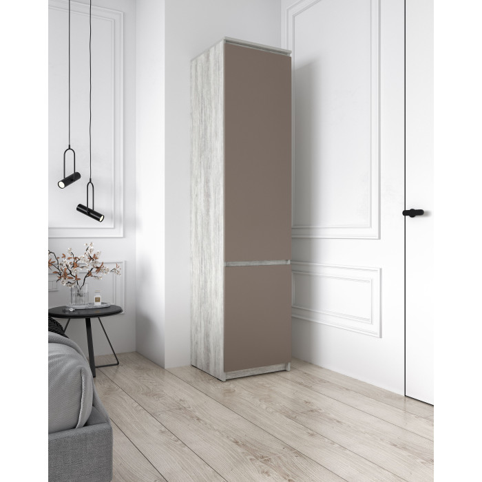 Шафа-пенал для одягу закритий з полицями