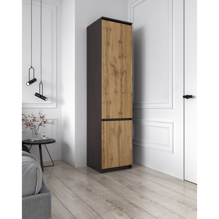 Шафа-пенал для одягу закритий з полицями